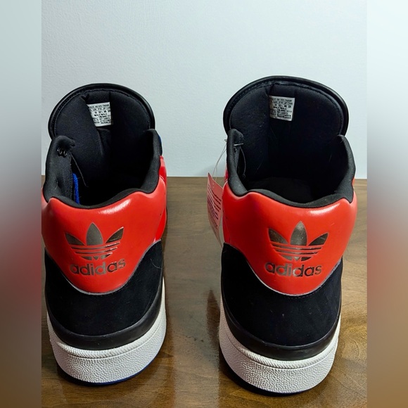 𝗔𝗱𝗶𝗱𝗮𝘀 𝗠𝗶𝗱 𝗛𝗶𝗴𝗵-𝗧𝗼𝗽- 𝗕𝗹𝗮𝗰𝗸 𝗕𝗹𝘂𝗲 𝗥𝗲𝗱. 𝗡𝗘𝗪 - Picture 2 of 4